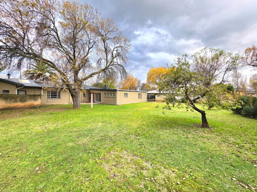 5 Bedroom Property for Sale in Jordania Free State